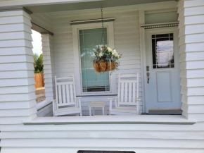 Holland House - Historic and Sophisticated